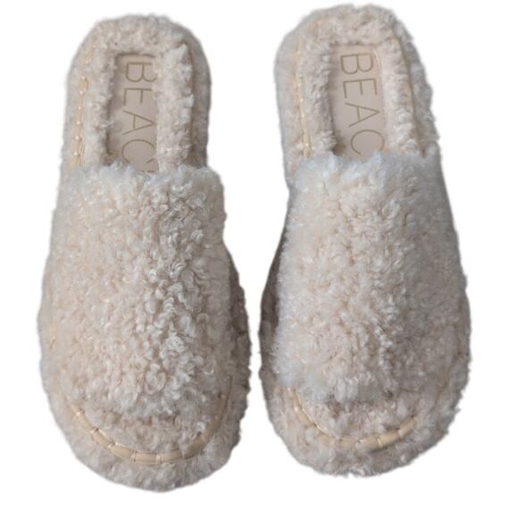 Matisse Shoes - Beach by Matisse Portland Fuzzy Slippers Natural/Beige Sz 10 EUC